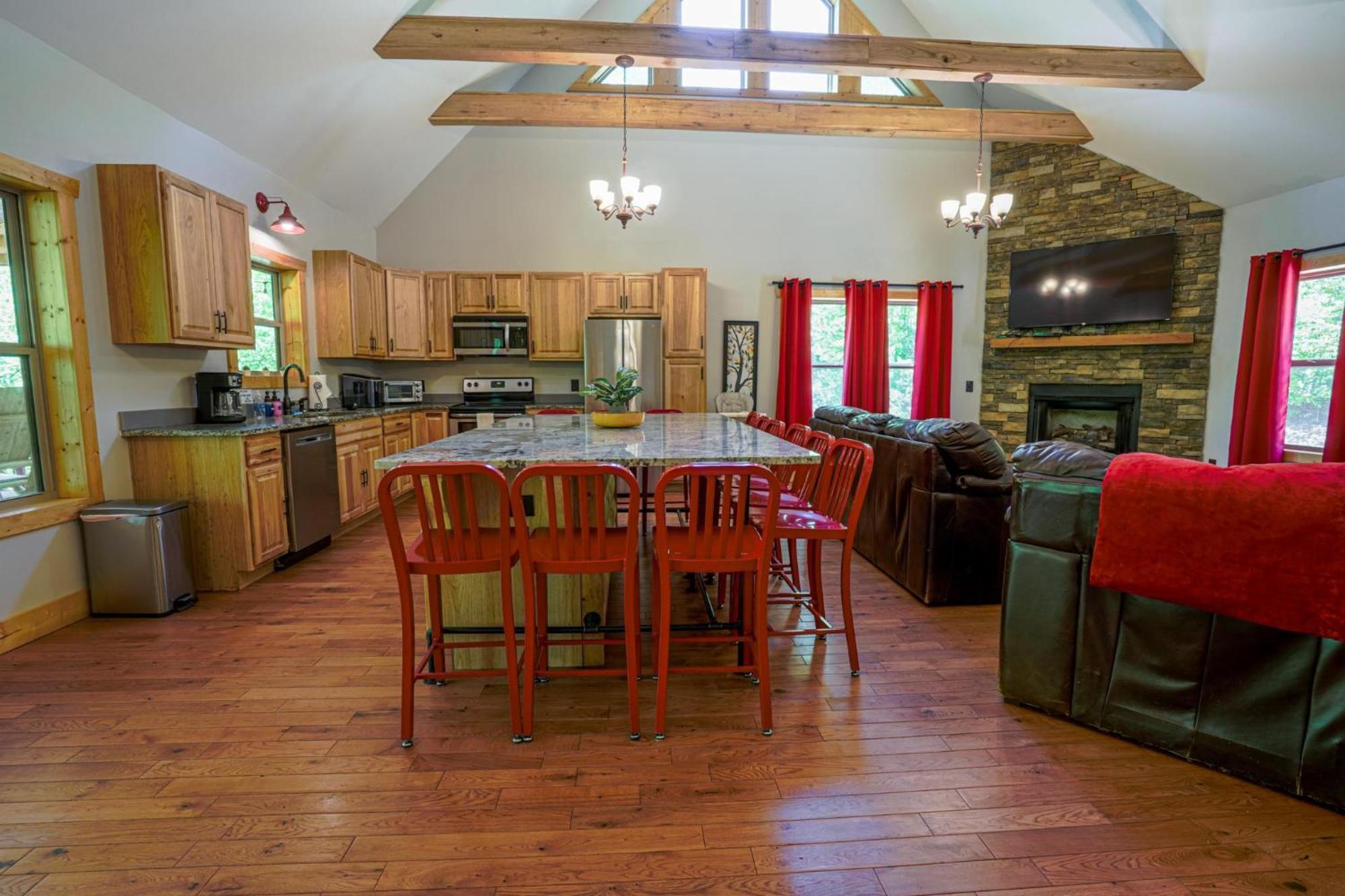 New Listing! Wine Country Retreat - 2 Bed, Hot Tub Villa Dahlonega Exterior photo