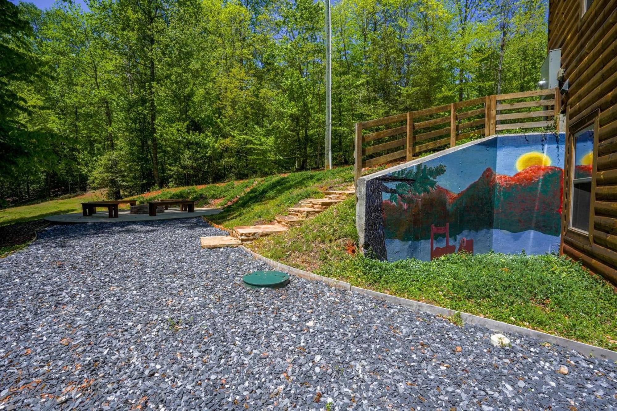 New Listing! Wine Country Retreat - 2 Bed, Hot Tub Villa Dahlonega Exterior photo