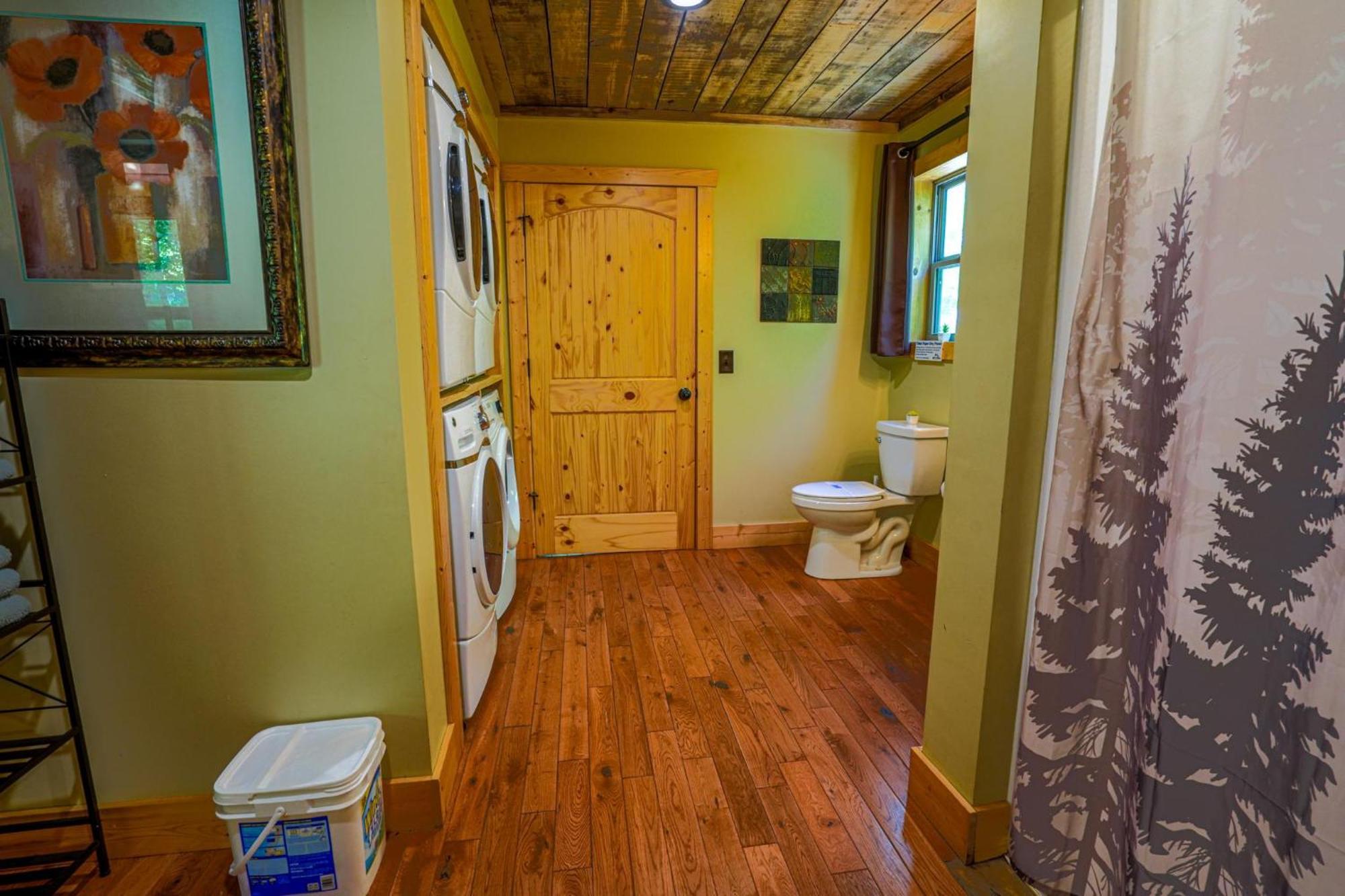 New Listing! Wine Country Retreat - 2 Bed, Hot Tub Villa Dahlonega Exterior photo